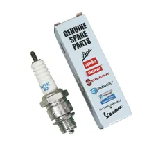 SPARK PLUG BR7HS OEM PIAGGIO COMMON A LA RANGE-AP8206870