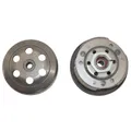 EMBRAYAGE SCOOT ADAPTABLE PEUGEOT 50 TKR, TREKKER, SPEEDFIGHT, KISBEE 2T/PIAGGIO 50 ZIP 2T ET 4T, TYPHOON, NRG, FLY 2T ET 4T, VESPA LX 2T ET 4T/GILERA 50 STALKER, RUNNER -DIAM 107- AVEC CLOCHE -P2R